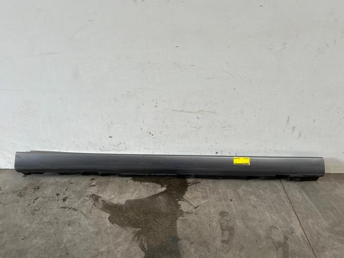 Sill, right Mercedes CLA