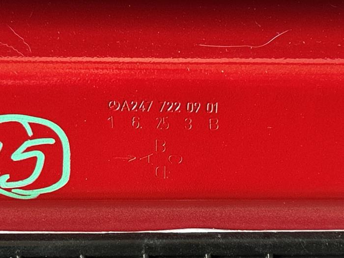 Portier 4Deurs links-voor Mercedes EQB