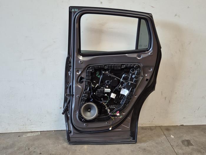 Puerta de 4 puertas derecha detrás Mercedes EQA