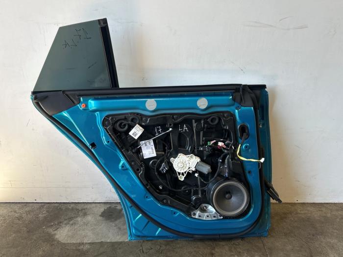 Puerta de 4 puertas izquierda detrás Mercedes CLA