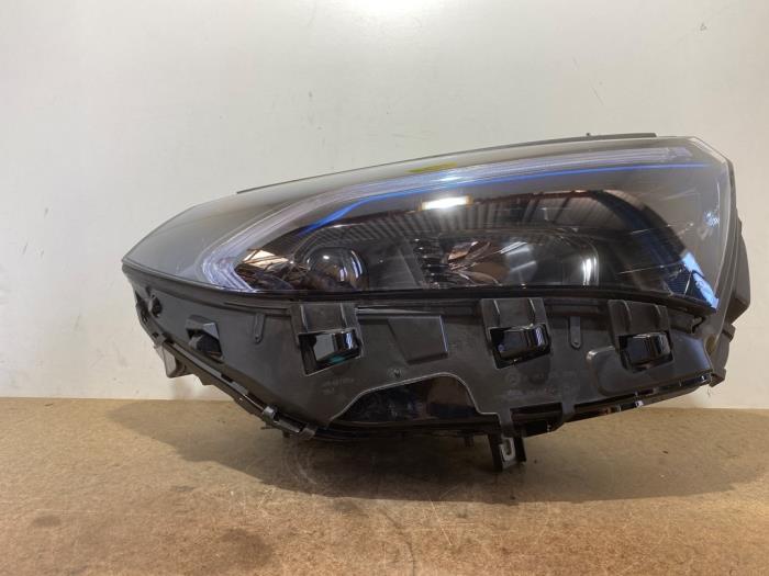 Faro derecha Mercedes EQB