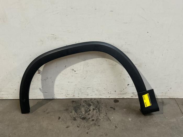 Embellecedor Mercedes EQB