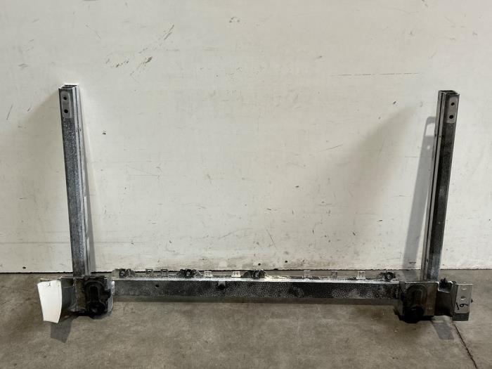 Barre radiateur Mercedes CLA