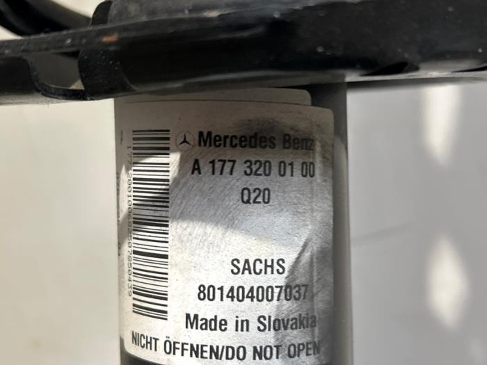 Mangueta de dirección izquierda delante Mercedes CLA