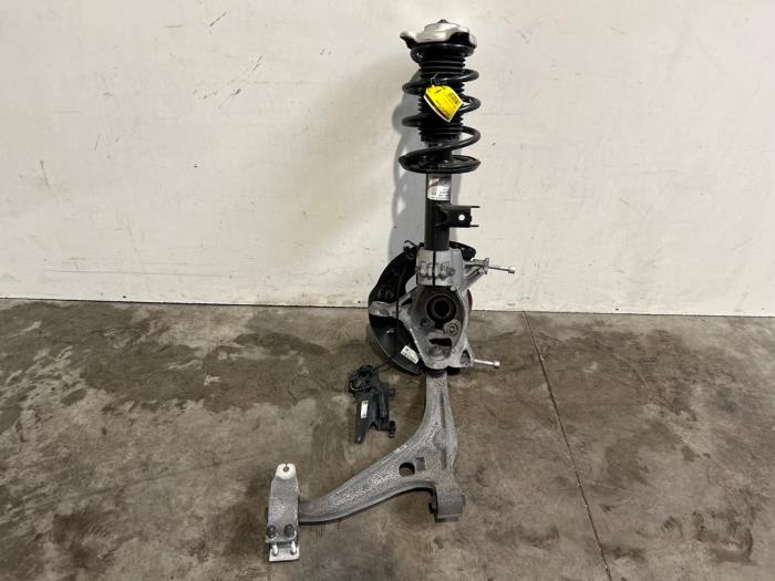Mangueta de dirección izquierda delante Mercedes CLA