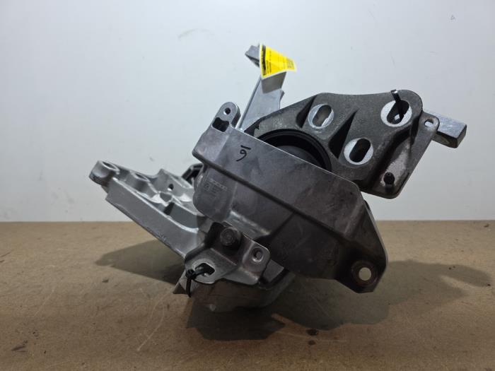 Engine mount Mercedes CLA