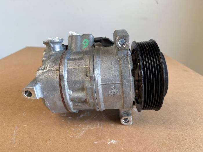 Pompe clim Mercedes CLA