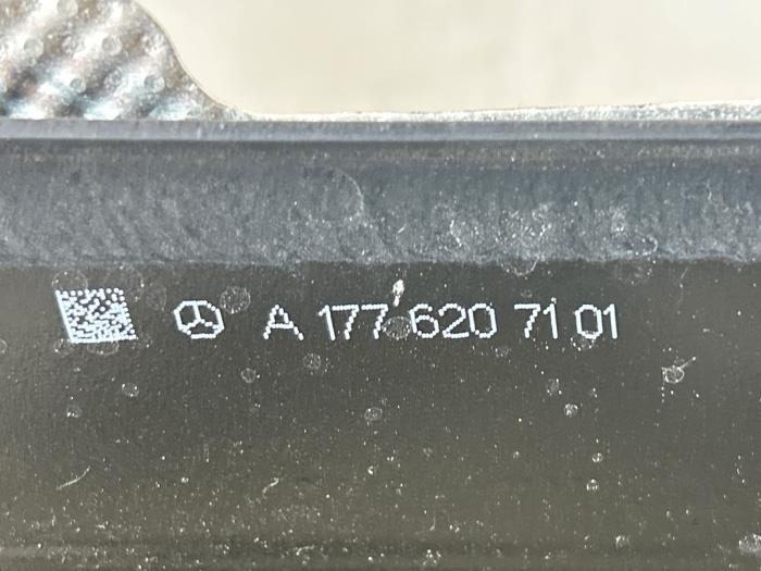 Faux châssis Mercedes CLA
