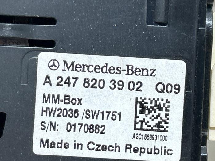Connexion USB Mercedes CLA
