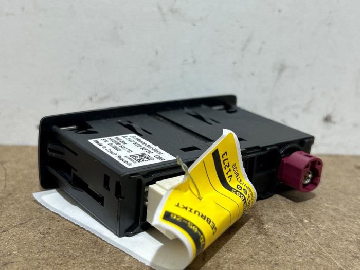 Connexion USB Mercedes CLA