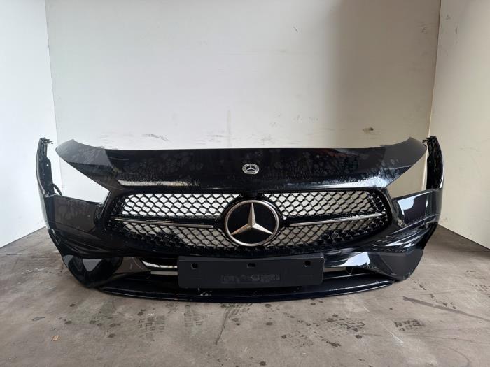 Zderzak przedni Mercedes CLA