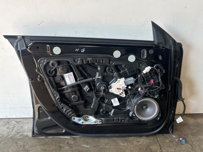 Portier 4Deurs links-voor Mercedes CLA