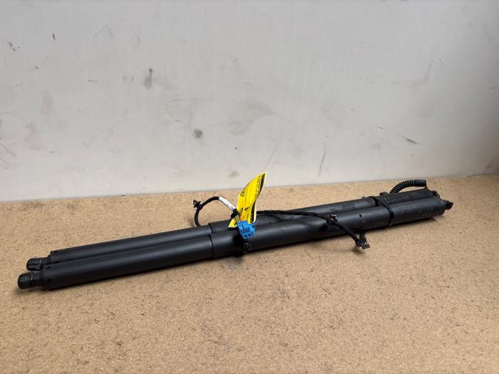 Set of tailgate gas struts Mercedes CLA