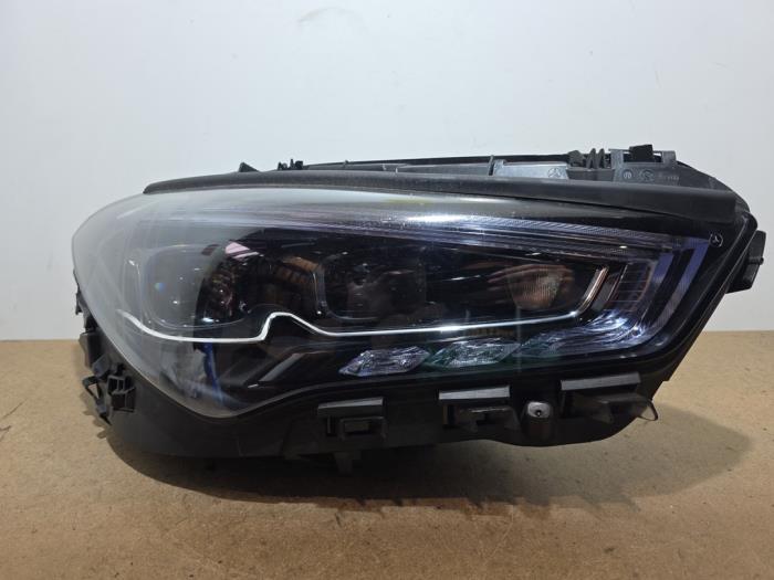 Faro derecha Mercedes CLA