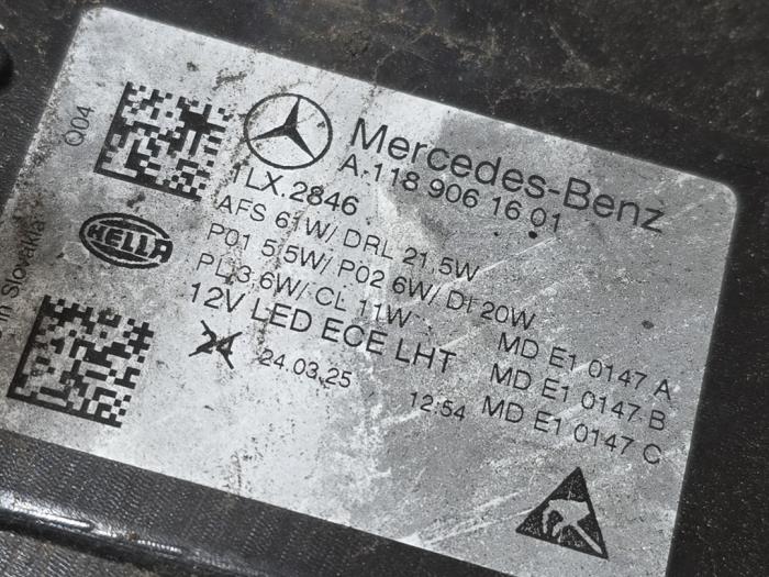 Headlight, right Mercedes CLA