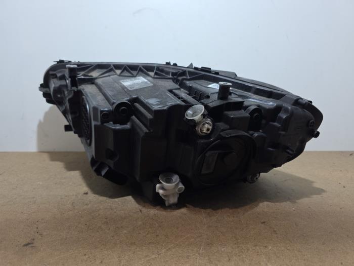 Headlight, right Mercedes CLA