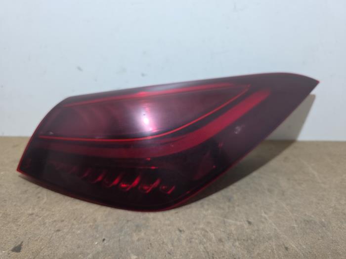 Luz trasera derecha Mercedes CLA