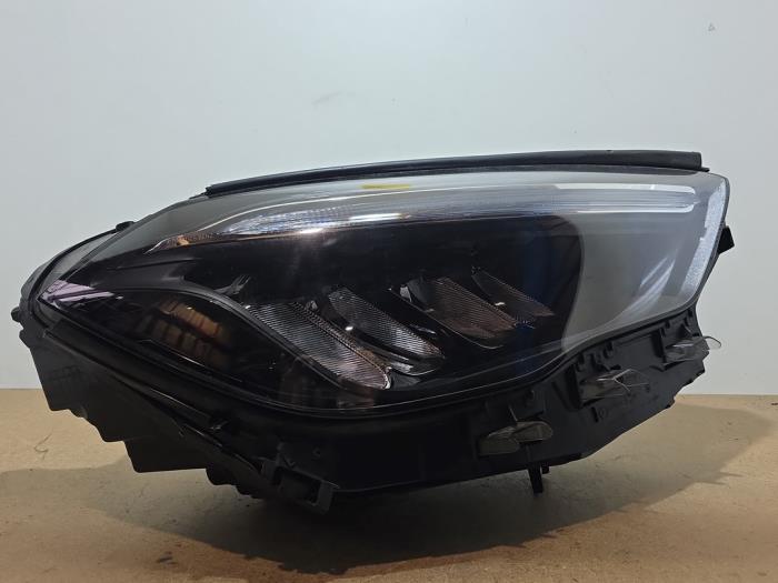 Headlight, right Mercedes GLA