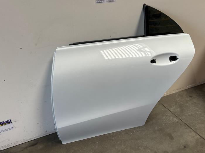 Tür 4-türig links hinten Mercedes CLA