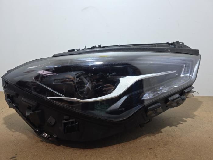 Faro derecha Mercedes CLA