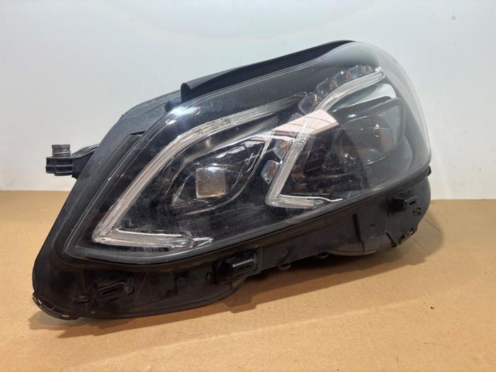 Reflektor lewy Mercedes E-Klasse