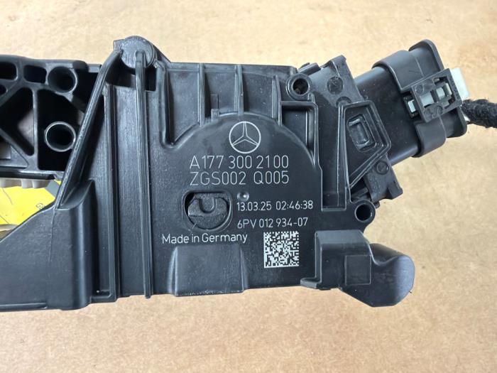Acelerador Mercedes EQB