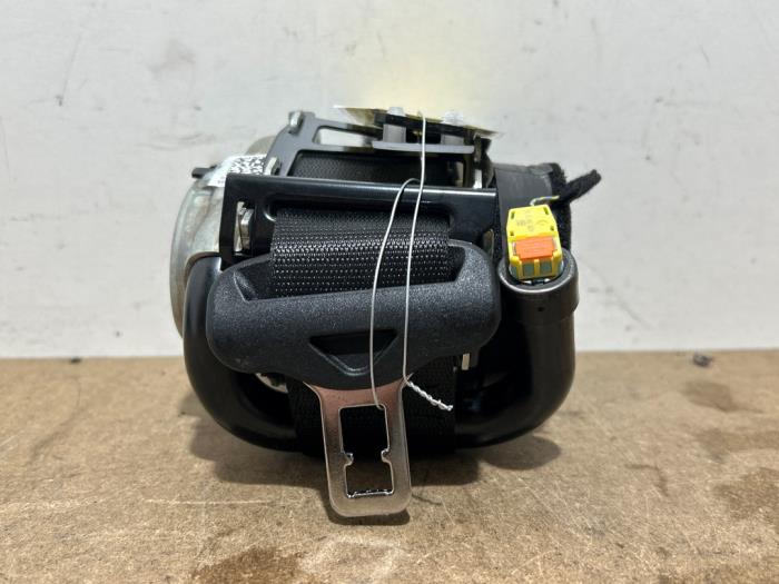 Rear seatbelt, left Mercedes GLC-Klasse