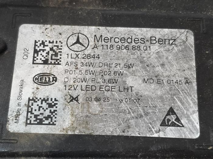 Faro derecha Mercedes CLA
