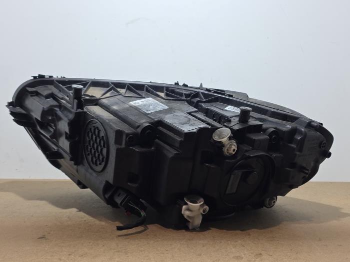 Faro derecha Mercedes CLA