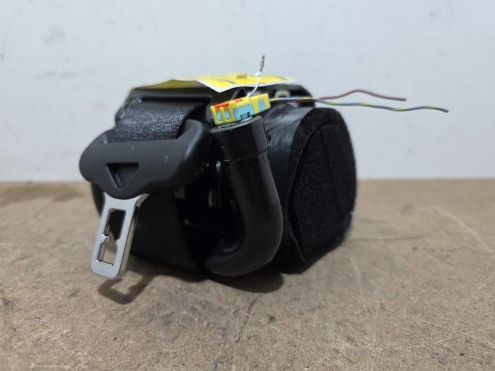 Rear seatbelt, left Mercedes CLA