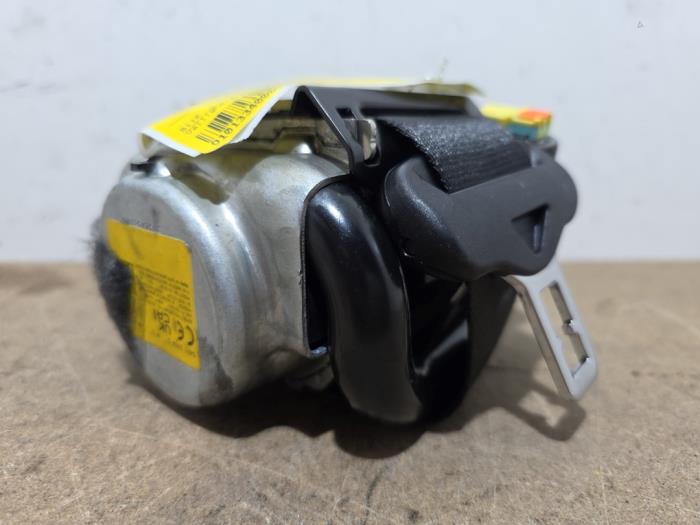 Rear seatbelt, left Mercedes CLA