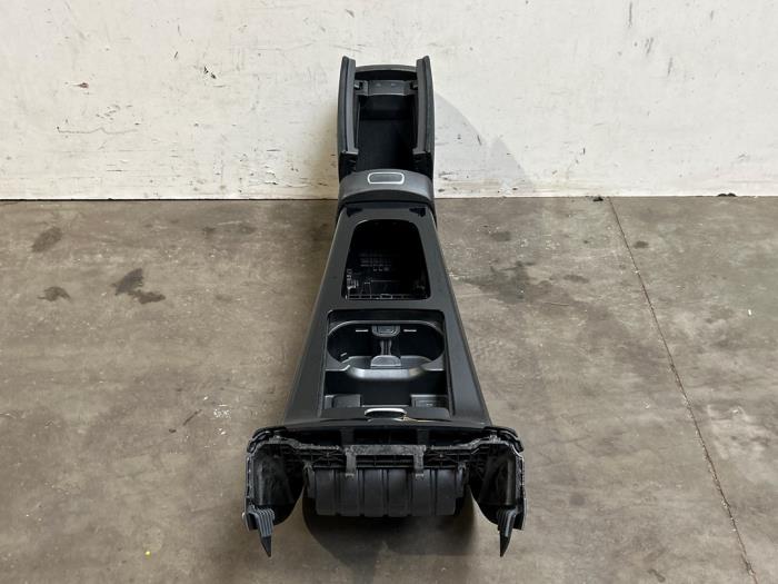 Middle console Mercedes CLA