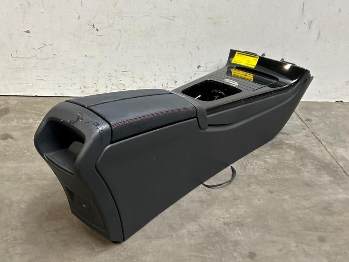 Middle console Mercedes CLA