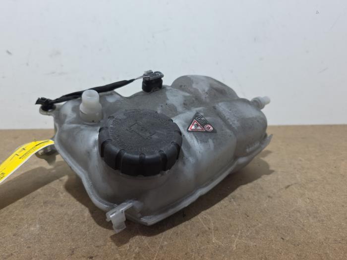 Expansion vessel Mercedes CLA
