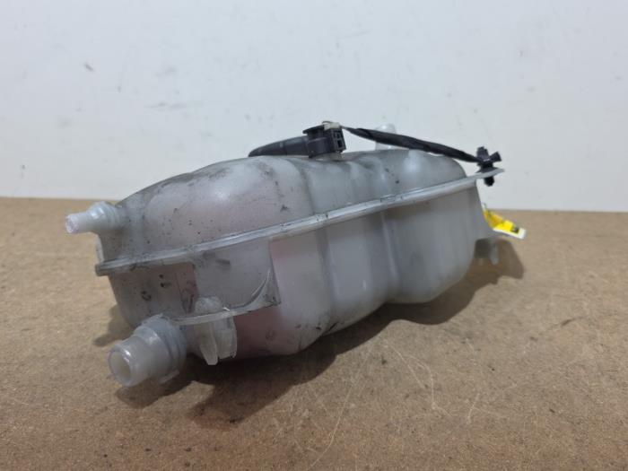 Expansion vessel Mercedes CLA