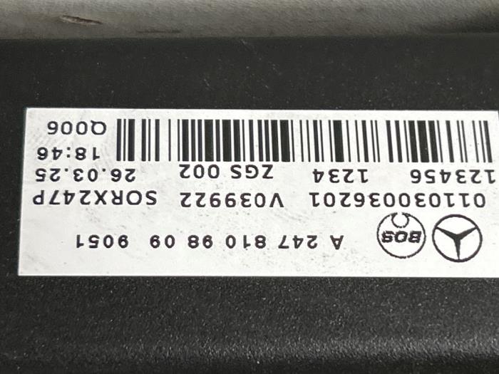 Rear blind Mercedes EQB