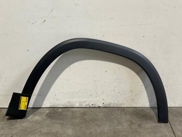 Embellecedor Mercedes EQB