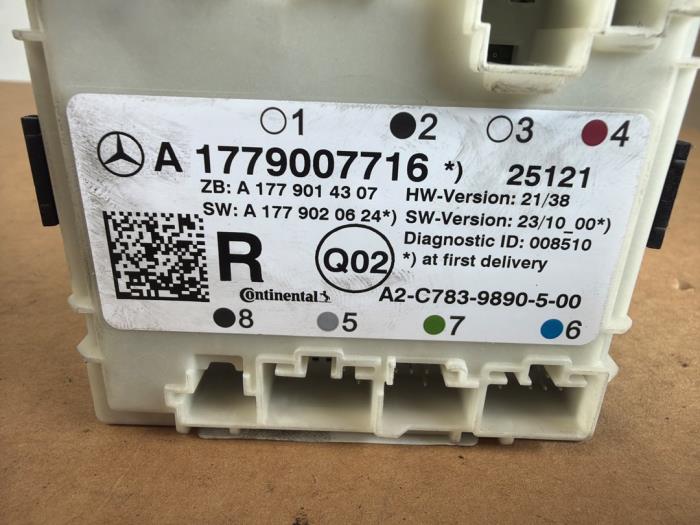 Módulo de cierre centralizado Mercedes CLA