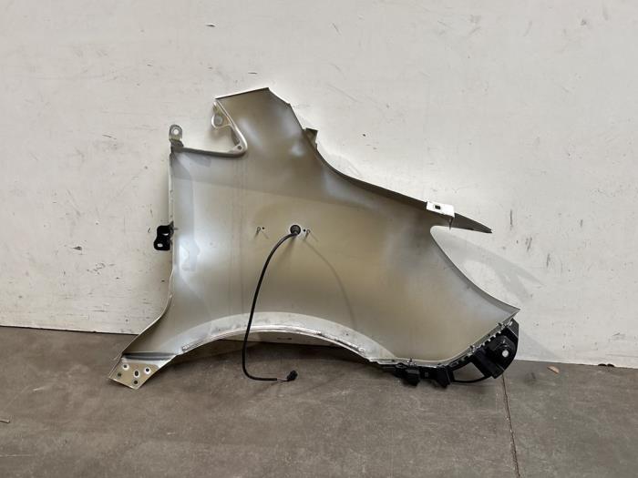 Front wing, left Mercedes Sprinter