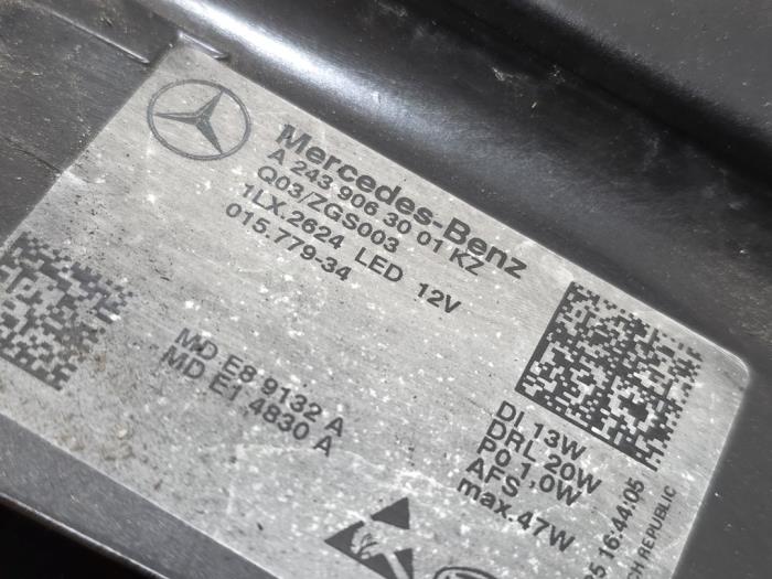Faro derecha Mercedes EQA