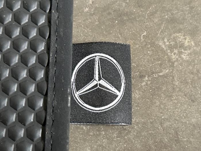 Alfombrilla de maletero Mercedes EQA