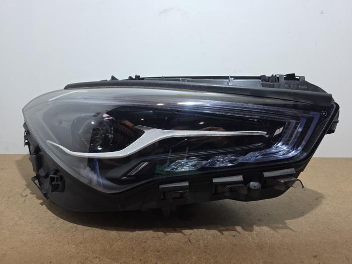 Headlight, right Mercedes CLA