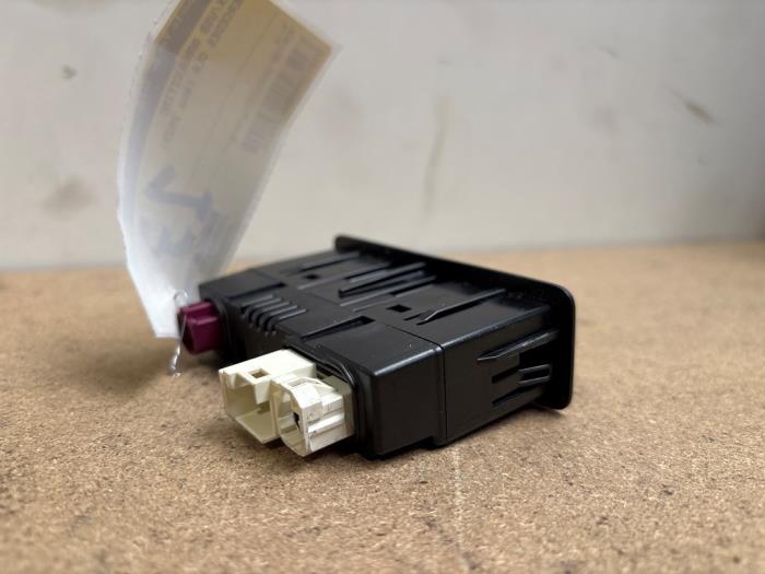 Zlacze AUX/USB Mercedes CLA