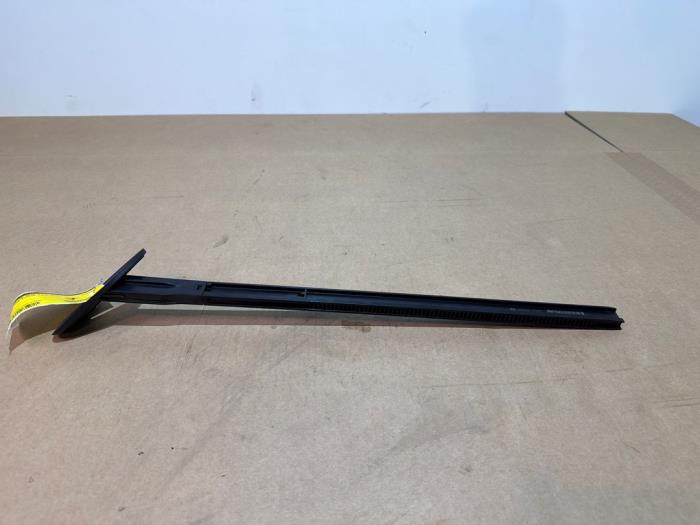 Seatbelt feeder right Mercedes CLE-Klasse