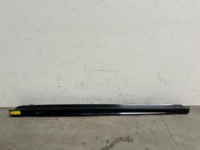 Sill, right Mercedes CLA