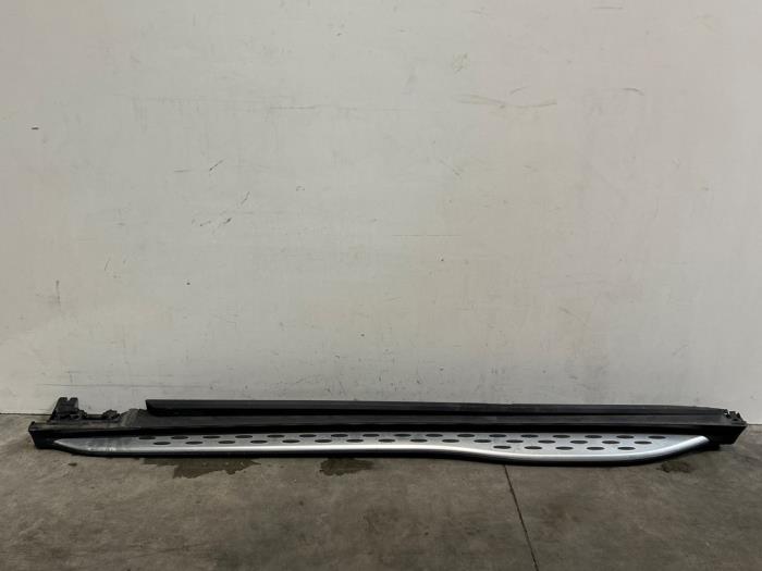 Dorpel links Mercedes GLC-Klasse