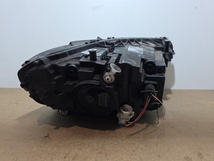 Phare gauche Mercedes CLA