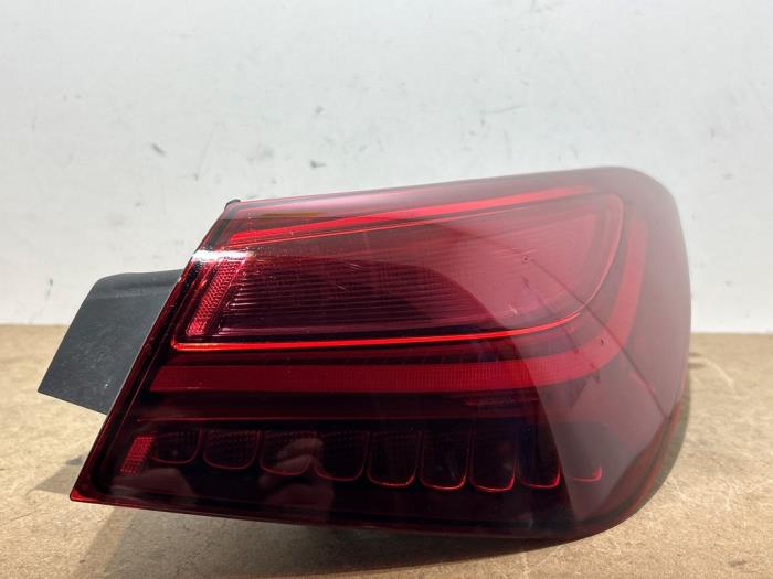 Luz trasera derecha Mercedes CLA