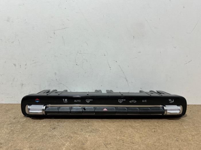 Panel de control de calefacción Mercedes CLA