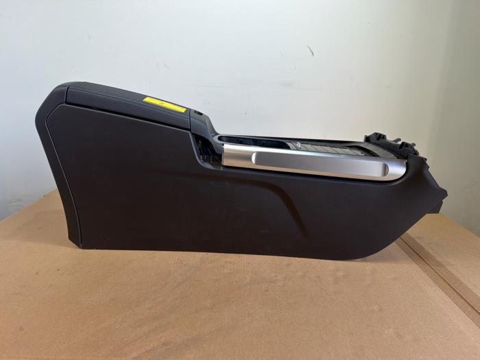 Consola central Mercedes EQB